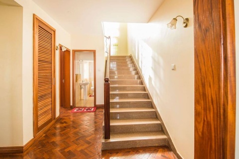 makao-staircase